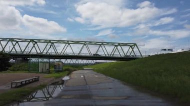 Tokyo Arakawa nehir yatağı, video klibi