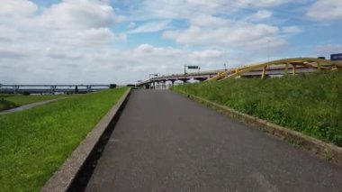 Tokyo Arakawa nehir yatağı, video klibi