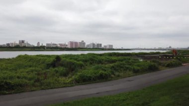 Tokyo Arakawa nehir yatağı, video klibi