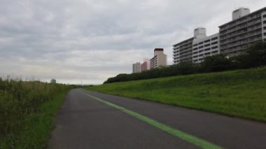 Tokyo Arakawa nehir yatağı, video klibi