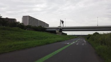 Tokyo Arakawa nehir yatağı, video klibi