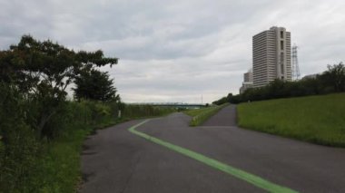 Tokyo Arakawa nehir yatağı, video klibi