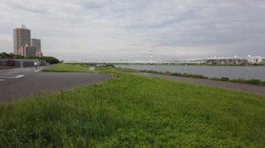 Tokyo Arakawa nehir yatağı, video klibi