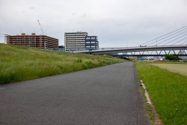 Tokyo Arakawa nehir yatağı manzarası
