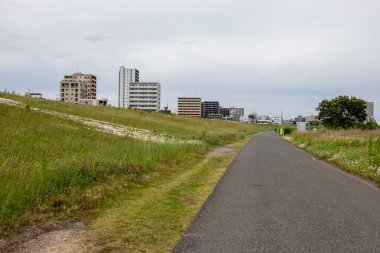 Tokyo Arakawa nehir yatağı manzarası
