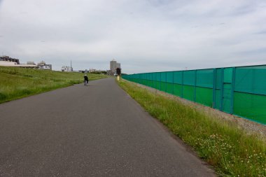 Tokyo Arakawa nehir yatağı manzarası