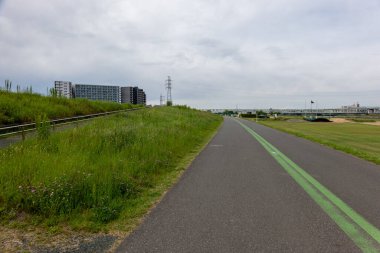 Tokyo Arakawa nehir yatağı manzarası