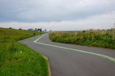 Tokyo Arakawa nehir yatağı manzarası