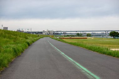 Tokyo Arakawa nehir yatağı manzarası