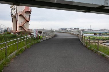 Tokyo Arakawa nehir yatağı manzarası