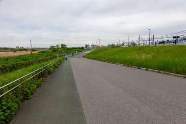 Tokyo Arakawa nehir yatağı manzarası