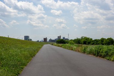 Tokyo Arakawa nehir yatağı manzarası