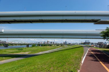 Tokyo Arakawa nehir yatağı manzarası