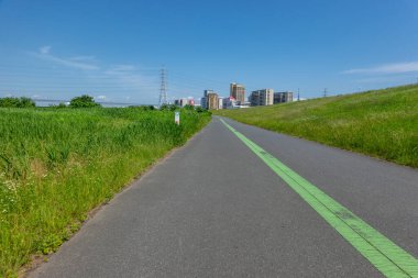 Tokyo Arakawa nehir yatağı manzarası