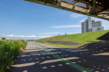 Tokyo Arakawa nehir yatağı manzarası
