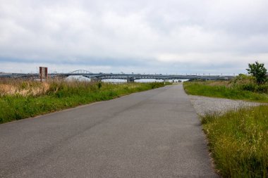 Tokyo Arakawa nehir yatağı manzarası