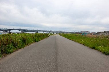 Tokyo Arakawa nehir yatağı manzarası