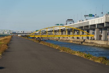 Tokyo Arakawa nehir yatağı manzarası