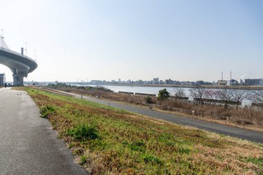 Tokyo Arakawa nehir yatağı manzarası