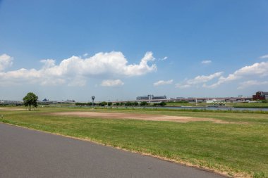 Tokyo Arakawa nehir yatağı manzarası