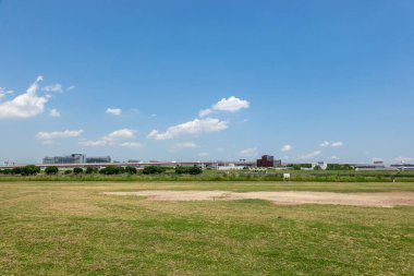 Tokyo Arakawa nehir yatağı manzarası