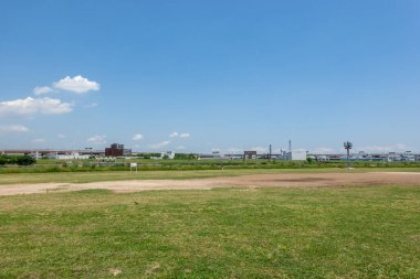 Tokyo Arakawa nehir yatağı manzarası