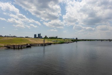 Tokyo Arakawa nehir yatağı manzarası