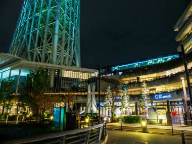 Japonya 'da Tokyo solamachi aydınlatması