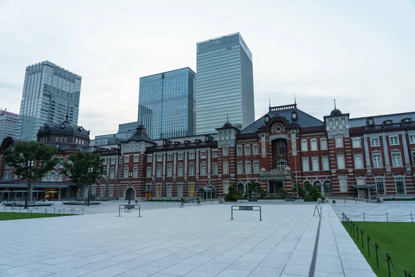Tokyo İstasyonu, Japonya Manzarası