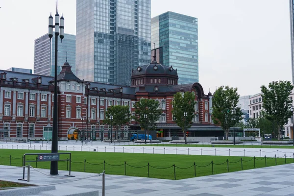 Tokyo İstasyonu, Japonya Manzarası