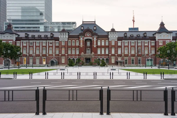 Tokyo İstasyonu, Japonya Manzarası