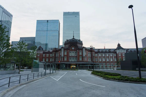 Tokyo İstasyonu, Japonya Manzarası