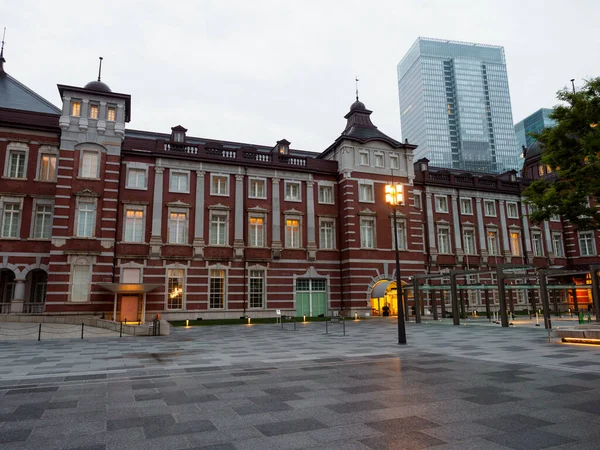 Tokyo İstasyonu, Japonya Manzarası