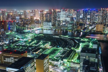 Japonya'da gözlem odası gece görünümü