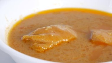 Köri, yemek videosu.