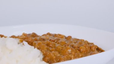 Köri, yemek videosu.