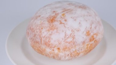 Japon yemeği ve donut.