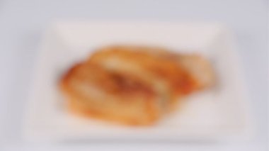 Izgara domuz kaburgası, video klibi.