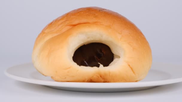 Японський Хліб Шоколадний Корнет — стокове відео