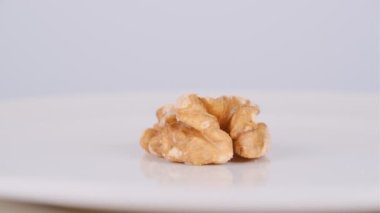 Ceviz, video klibini kapat