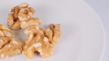 Ceviz, video klibini kapat