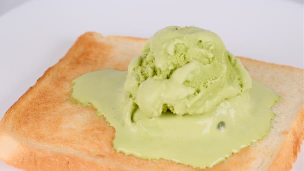 带有冰淇淋的烤面包 — 图库视频影像