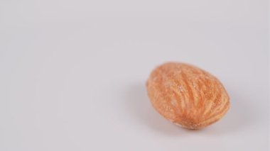 Bamond, video klibini kapat