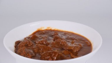 Sığır dili yahnisi, video klipsi.