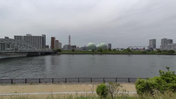 日本のガスタンク 東京景観 — ストック動画