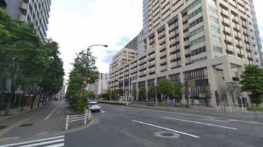 Tokyo Lisesi Apartman Kulesi Gökyüzü ve bulutlar