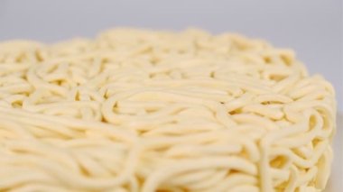Japon kurutulmuş hazır erişteli Ramen.