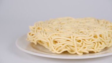 Japon kurutulmuş hazır erişteli Ramen.