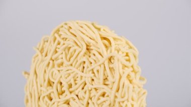 Japon kurutulmuş hazır erişteli Ramen.