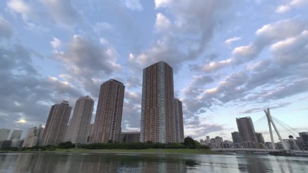 Tokio Vysoký Vzestup Byt Tower Mansion Sky Mraky — Stock video